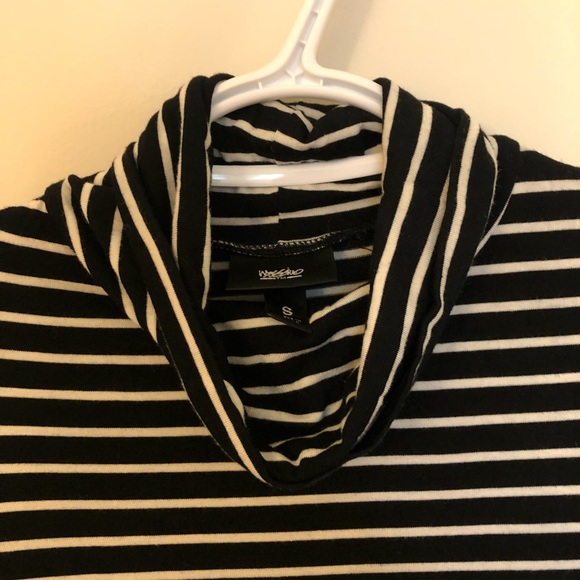Mossimo Black & White Stripe Turtleneck - Picture 3 of 6
